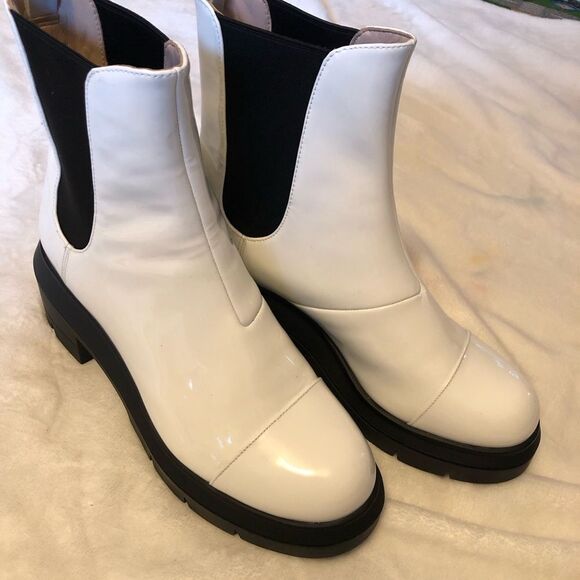New Stuart Weitzman Norah Chelsea leather ankle Boot (Women), size 9c - Picture 14 of 14